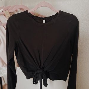 LILULEMON Tie front long sleeve top | Black